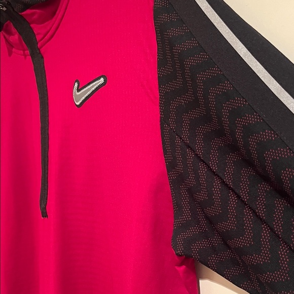 Nike Black and Red Half-Zip Long Sleeve Shirt - Picture 5 of 5